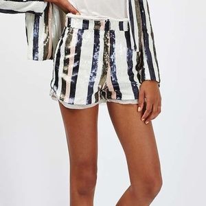 🚨CLEARANCE🚨 Topshop Striped Sequin Shorts Size 6